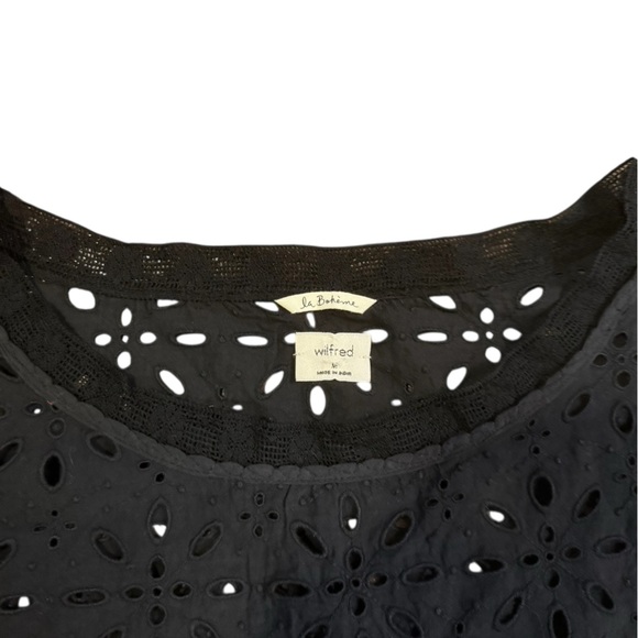 NWT Wilfred La Boheme Blayze Eyelet Cropped Blouse in Black Noir Size Medium - Picture 3 of 9